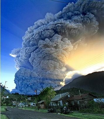 揭秘史上十大最剧烈的火山喷发：场景犹如世界末日(3)
